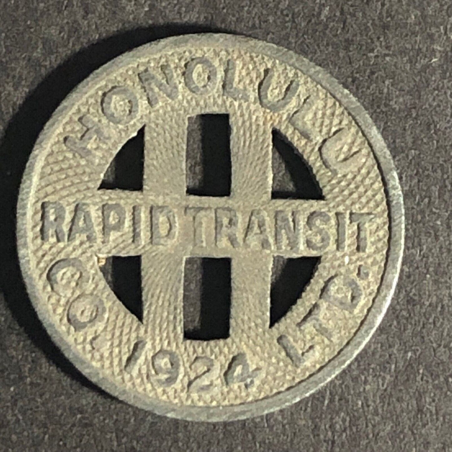 Honolulu Rapid Transit Co. 1924 G/F One Full Fare WM Transit Token 16.49mm