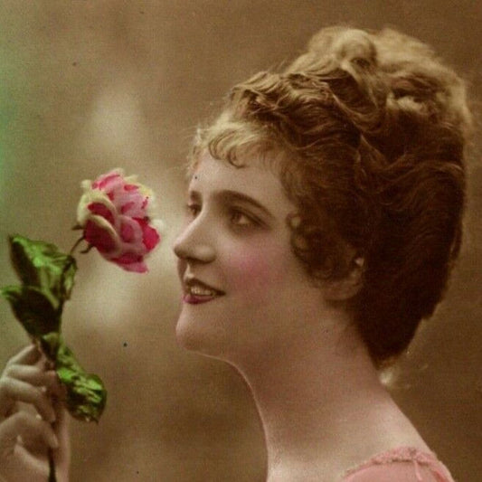c1910 Vintage Russian RPPC* Theatre / Stage / Screen Actress Postcard (4398)