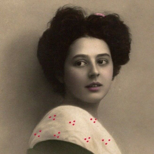 c1912 Vintage Russian RPPC* Stage / Screen Actress Postcard (4459)