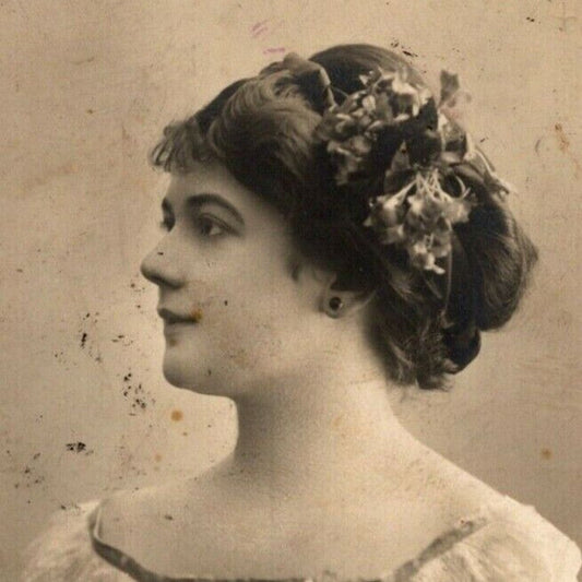 c1912 Vintage Russian RPPC* Theatre / Stage / Screen Actress Postcard (4275)
