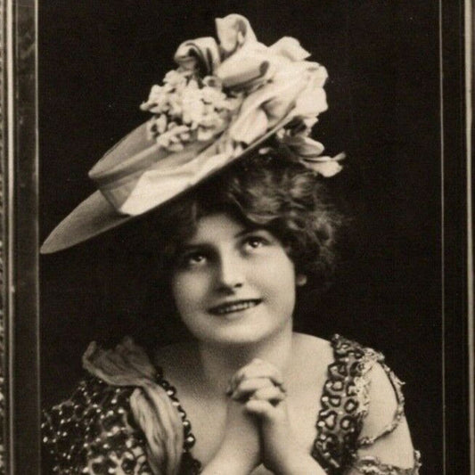 c1910 Vintage Russian RPPC* "Divorced" Theatre / Screen Actress Postcard (4334)