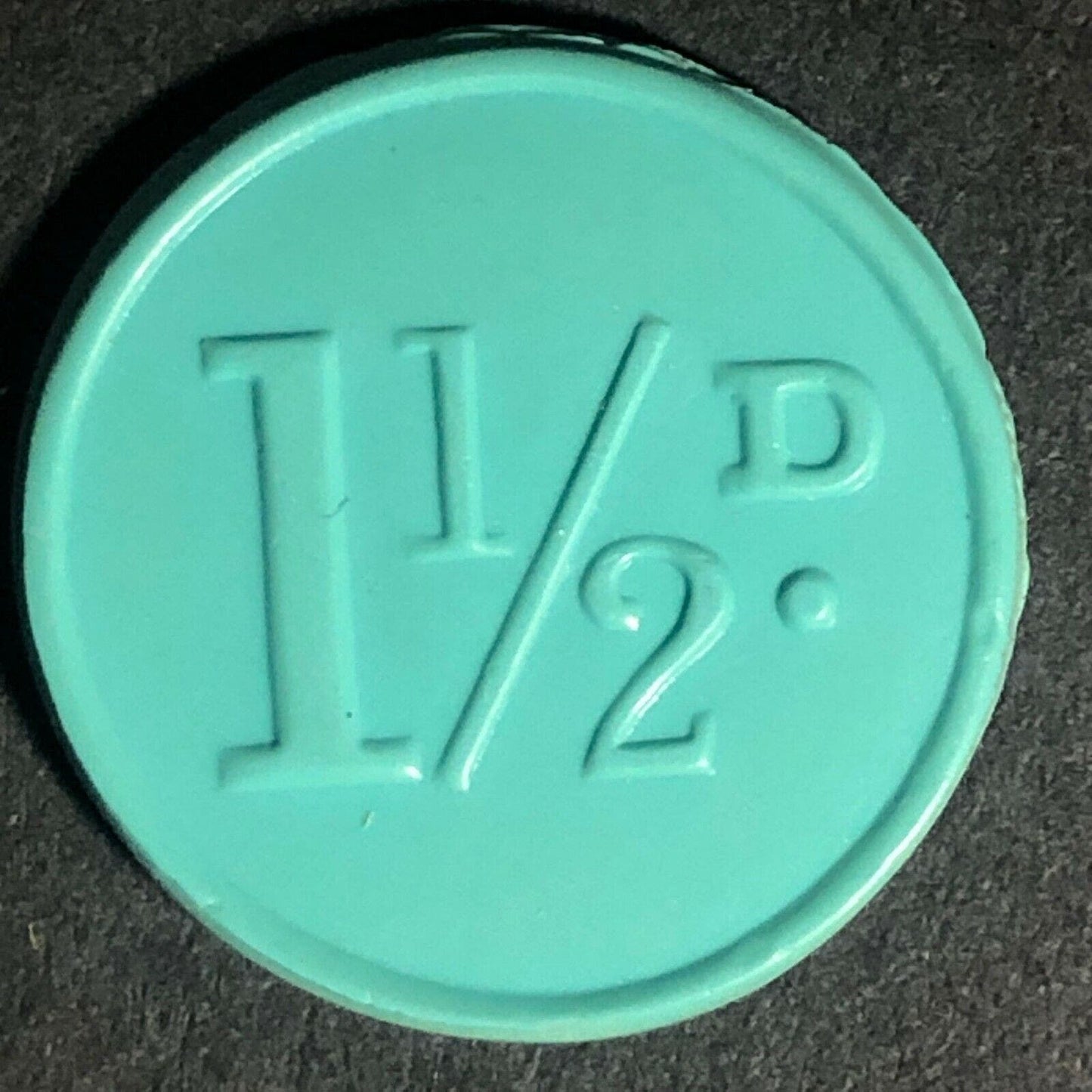Darlington Transport England Plastic Token Mint Green? 1 1/2D 22mm c50's-60's