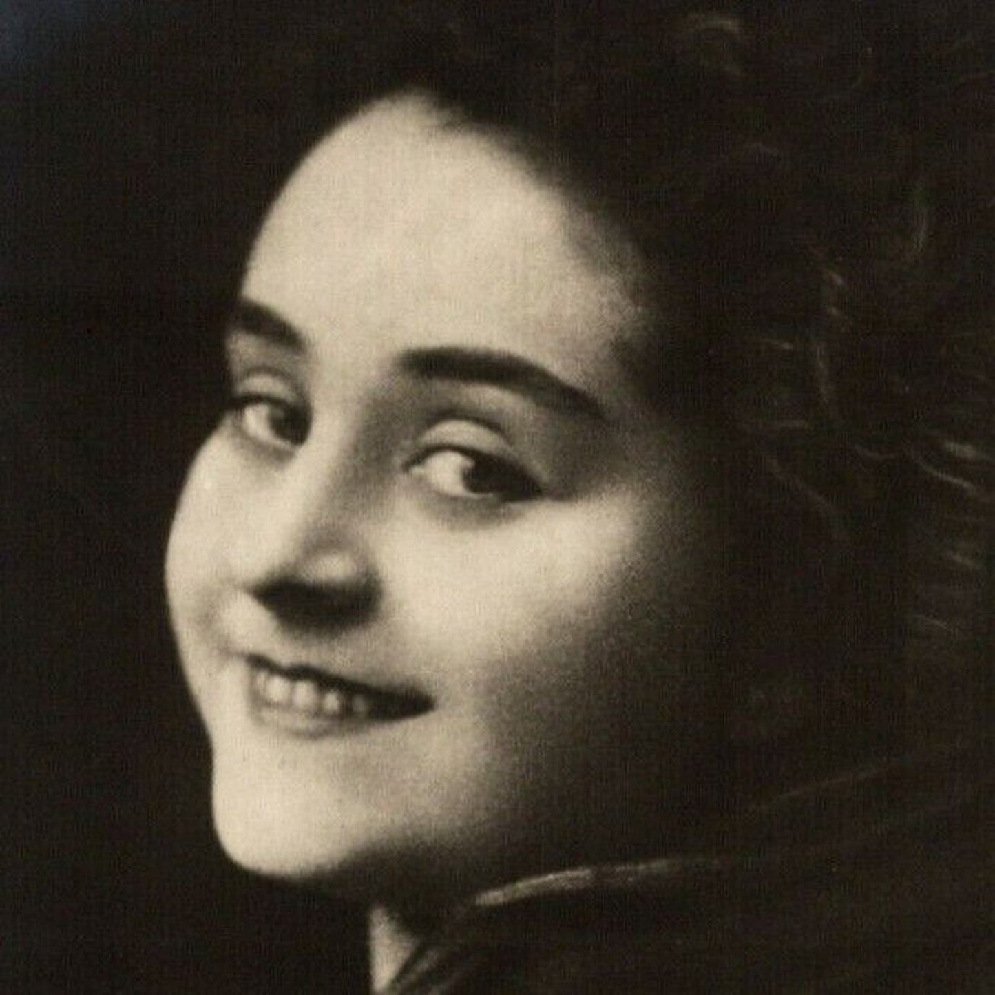 c1910 Vintage Russian RPPC* Theatre / Stage / Screen Actress Postcard (4342)