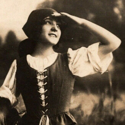 c1922 Vintage Russian RPPC* Theatre / Stage / Screen Actress Postcard (4393)