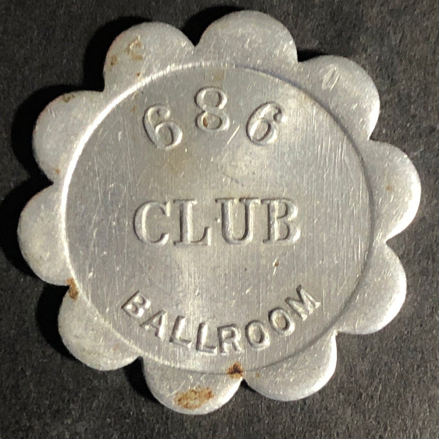 686 Club Ballroom (UAW - Lockport, NY) G/F 5c Scalloped Alum Token 29mm