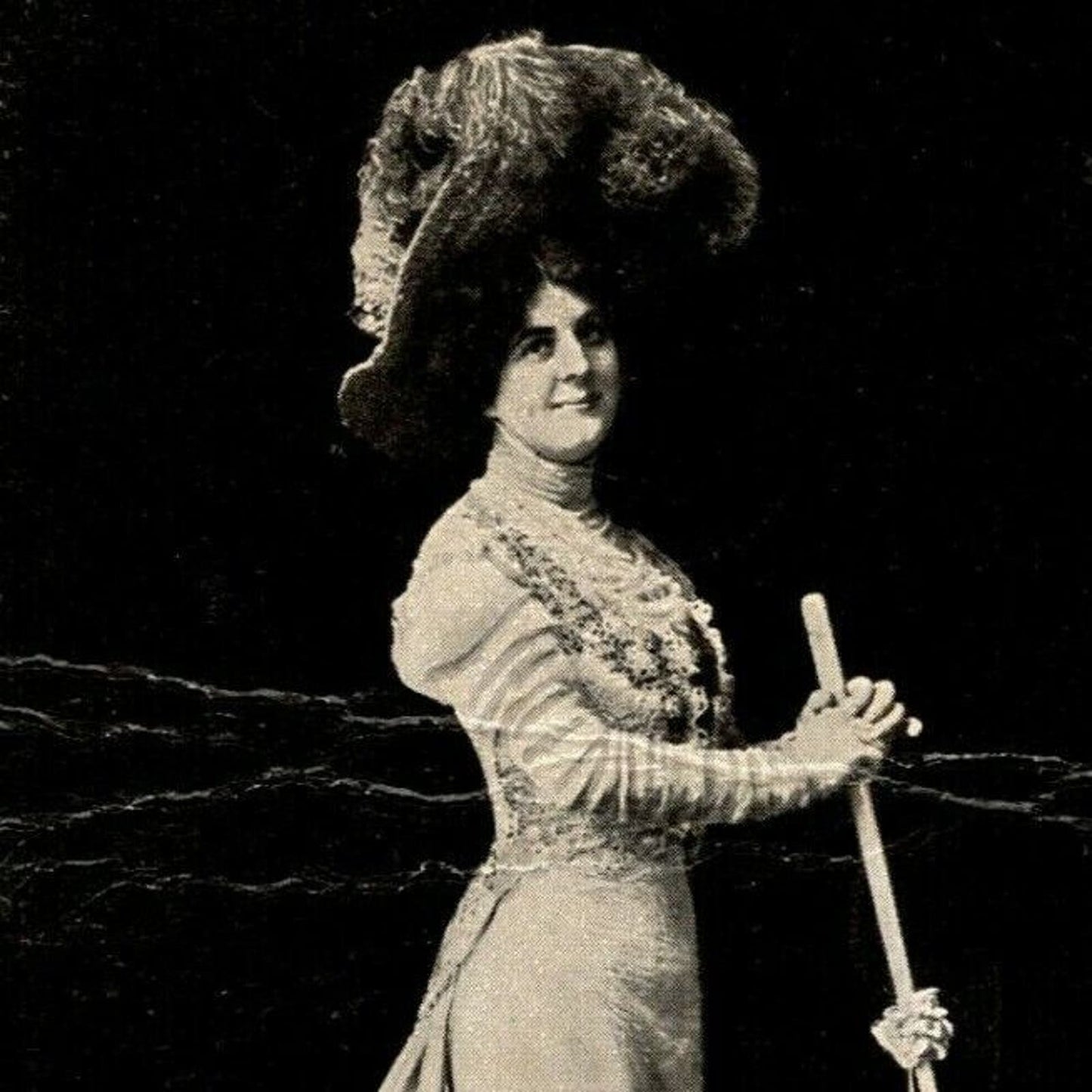 c1908 Vintage Russian RPPC* Theatre / Stage / Screen Actress Postcard (4417)