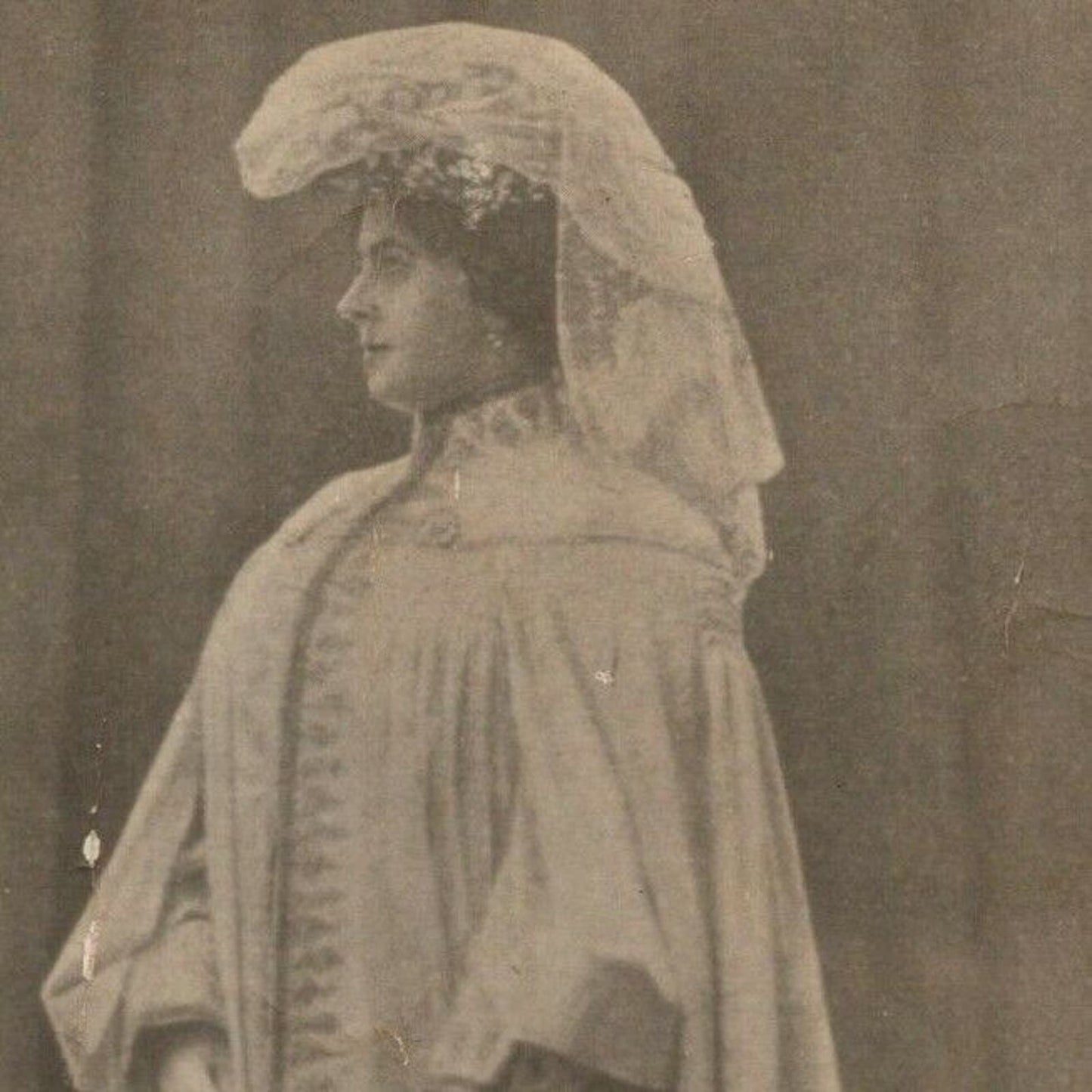 c1910 Vintage Russian RPPC* Stage / Screen / Theatre Actress Postcard (4486)