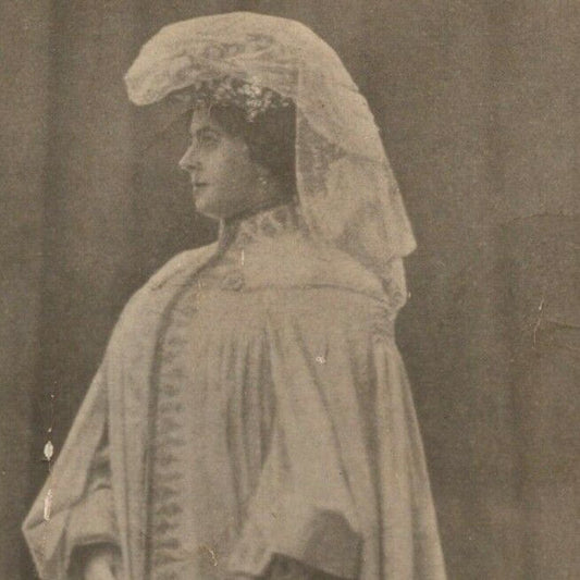 c1910 Vintage Russian RPPC* Stage / Screen / Theatre Actress Postcard (4486)