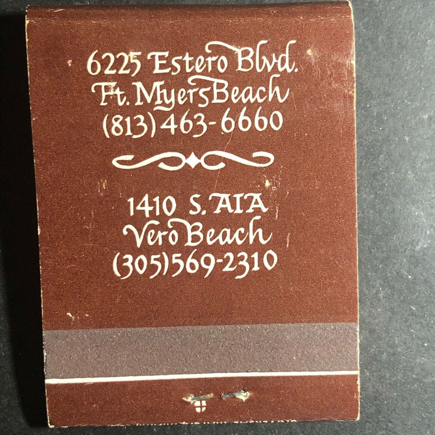 Vintage 1970's Full Matchbook - Charley Brown's - Vero Beach, FL
