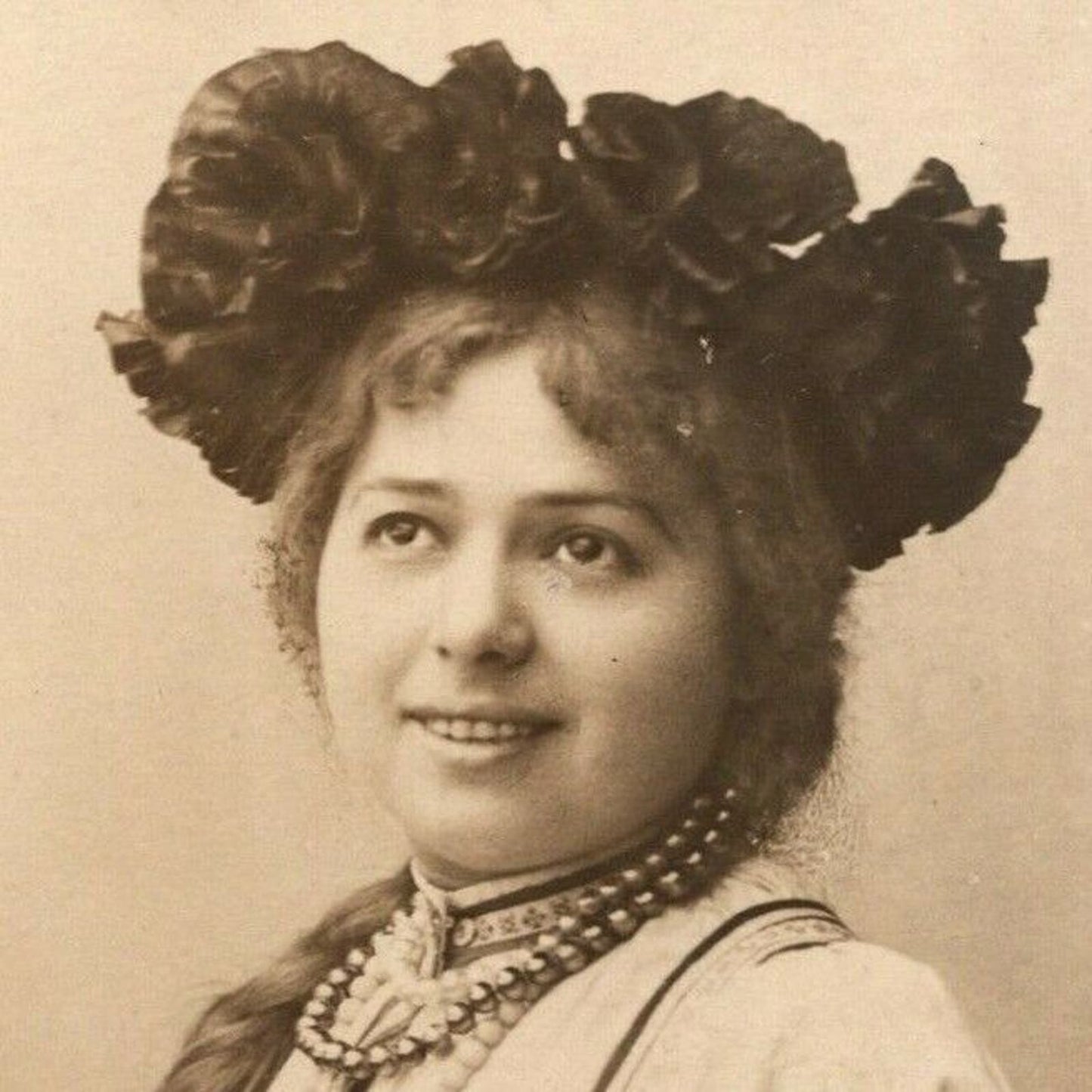 c1905 Vintage Russian RPPC* Theatre / Stage / Screen Actress Postcard (4427)