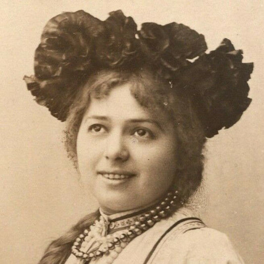 c1905 Vintage Russian RPPC* Theatre / Stage / Screen Actress Postcard (4427)