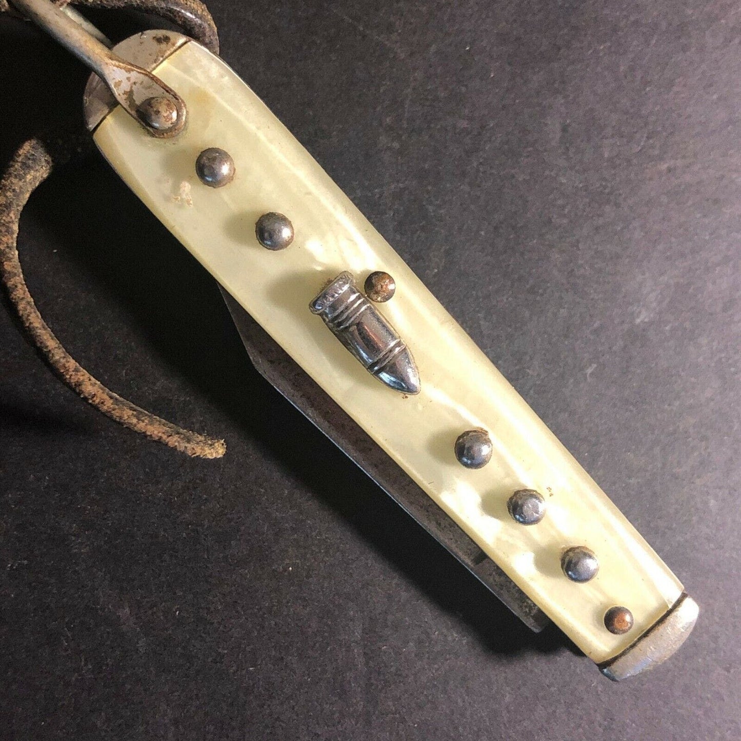 Group of 22 Different Quality Vintage Folding Knife / Knives Pearilized Handles