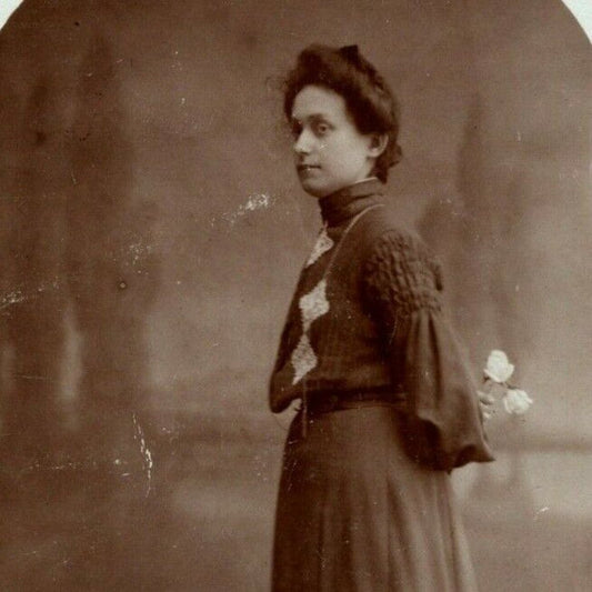 c1910 Vintage Russian RPPC* Theatre / Stage / Screen Actress Postcard (4420)