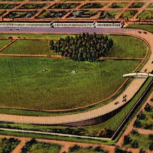 Indy 500 Linen Postcard 1930 "The Greatest Automobile Race Course" NP De Wolf