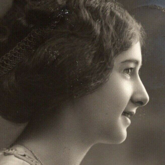c1912 Vintage Russian RPPC* Theatre / Stage / Screen Actress Postcard (4391)