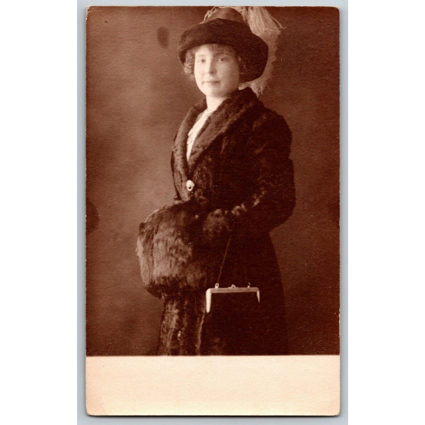c1910 Vintage Russian RPPC* Theatre / Stage / Screen Actress Postcard (4414)