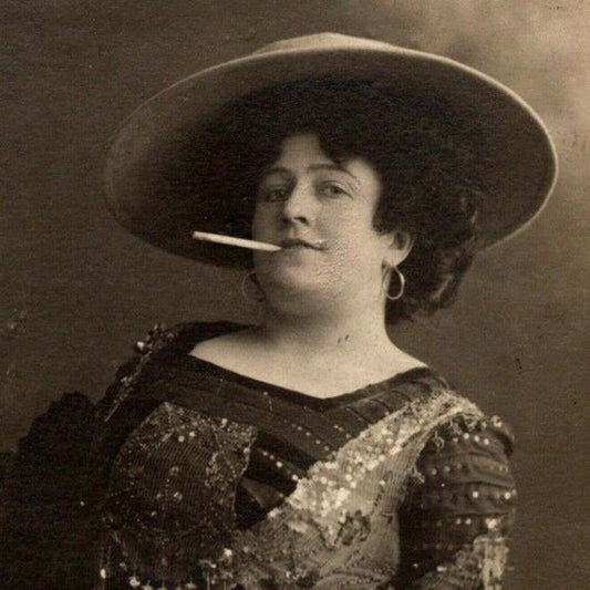 c1910 Vintage Russian RPPC* Theatre / Stage / Screen Actress Postcard (4321)