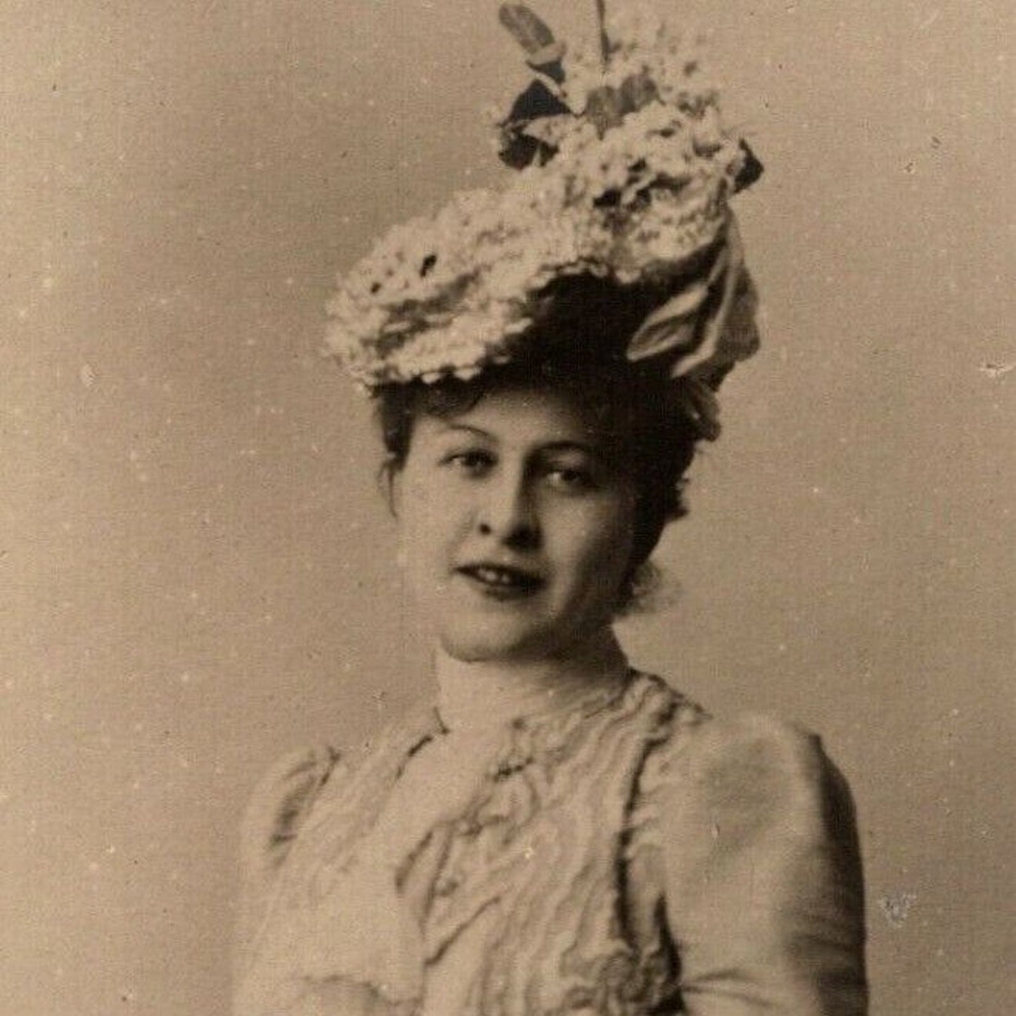 c1905 Vintage Russian RPPC* Theatre / Stage / Screen Actress Postcard (4411)