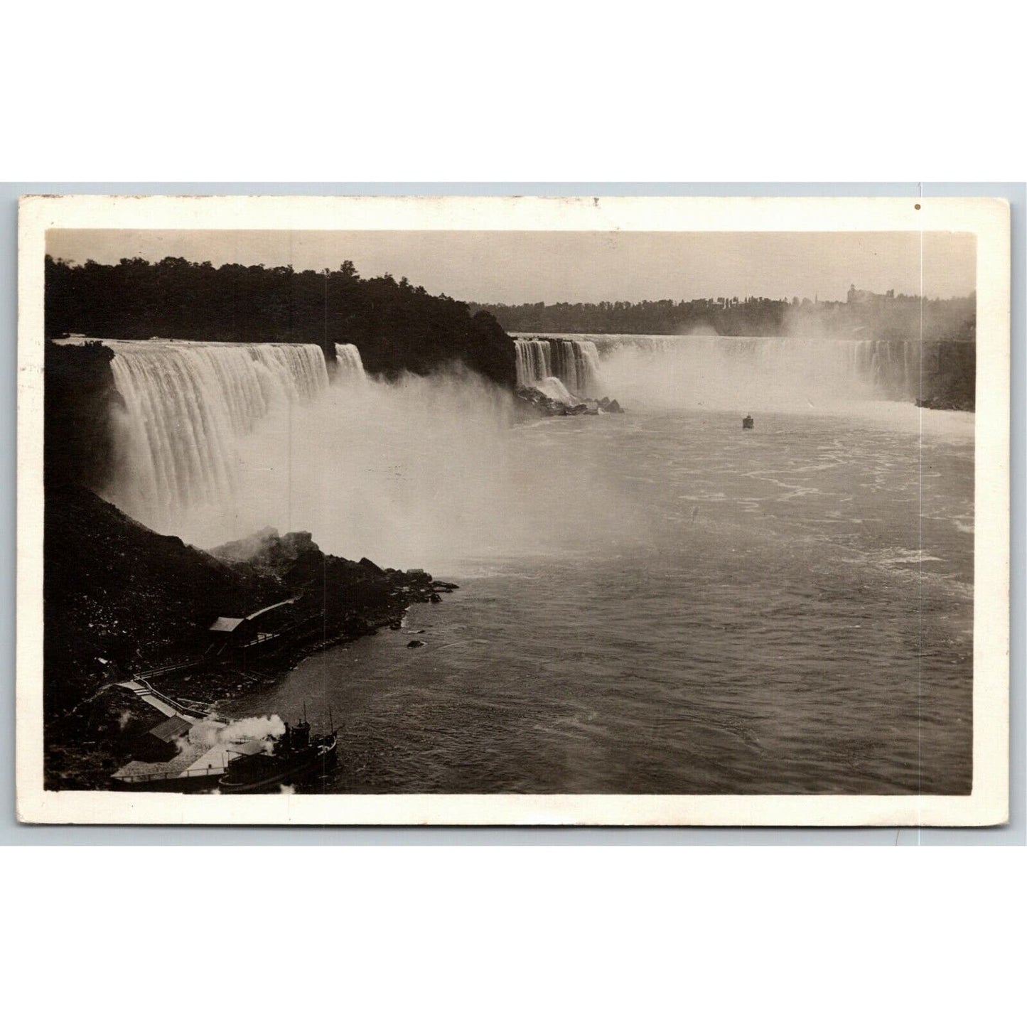 Vintage c1929 PPC Niagara Falls Postcard - "In New York Harbor"