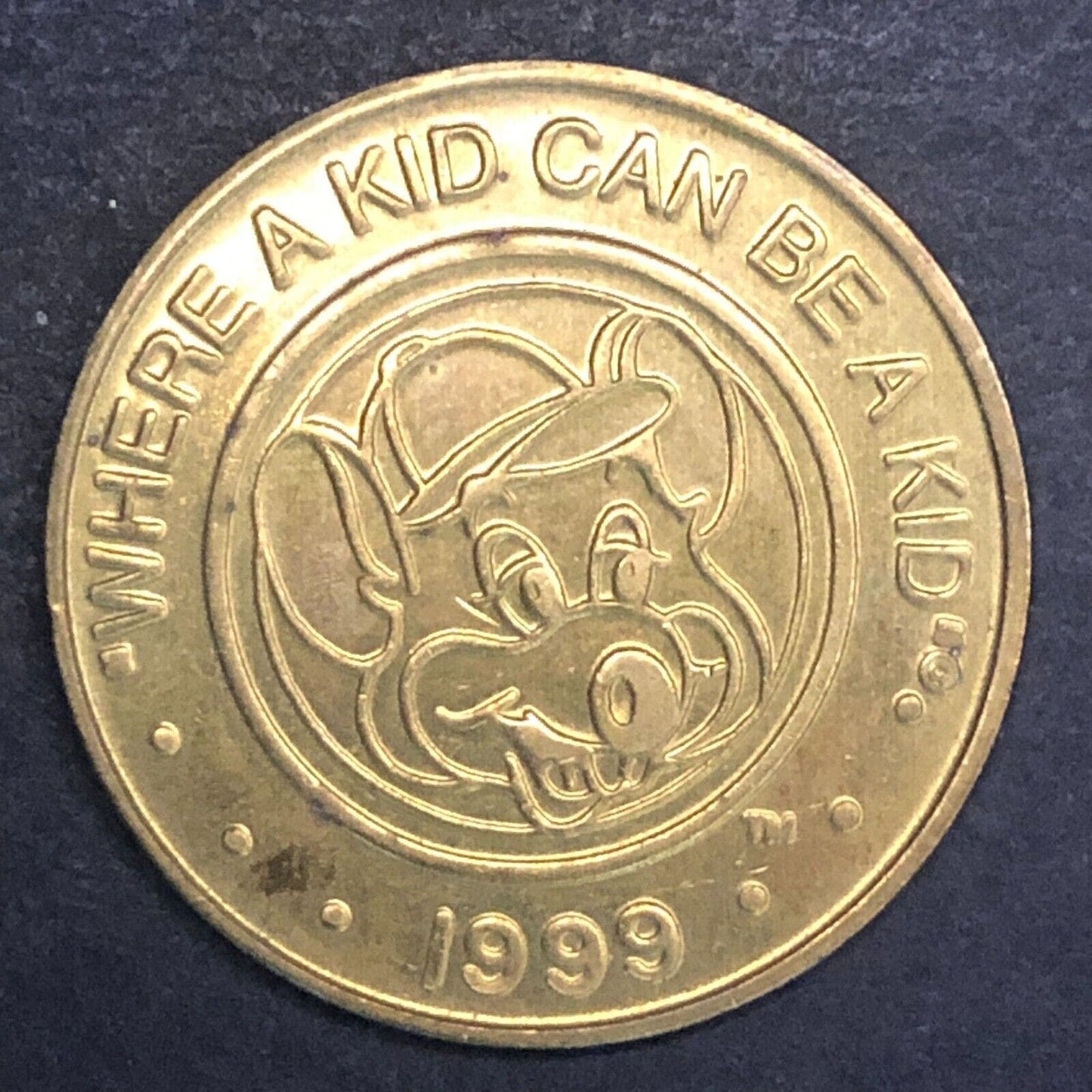 Chuck E. Cheese Brass 25c Arcade Token 1999 - 25mm