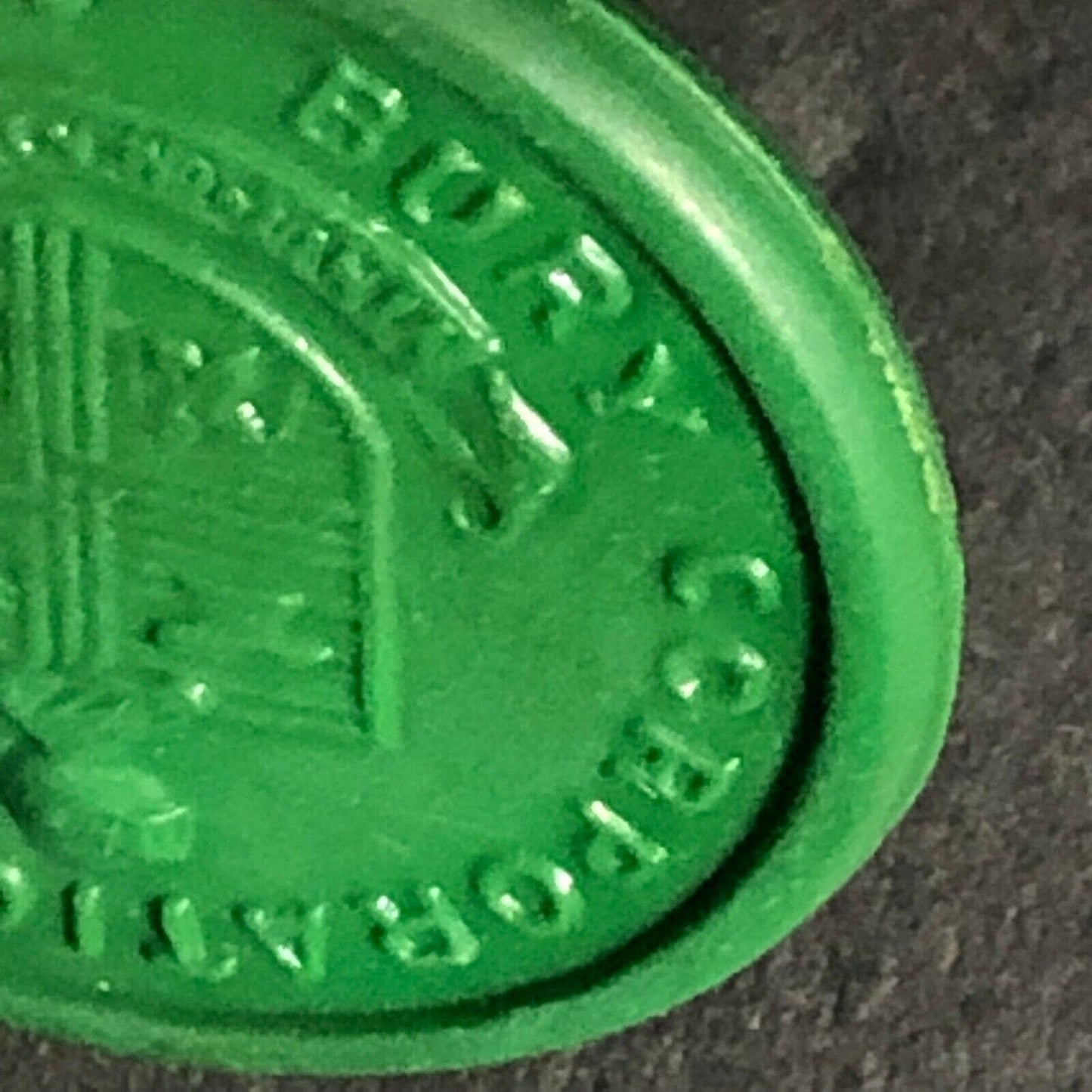 Bury Transport England Plastic Token Olive Green 2D 21mm c50's-60's