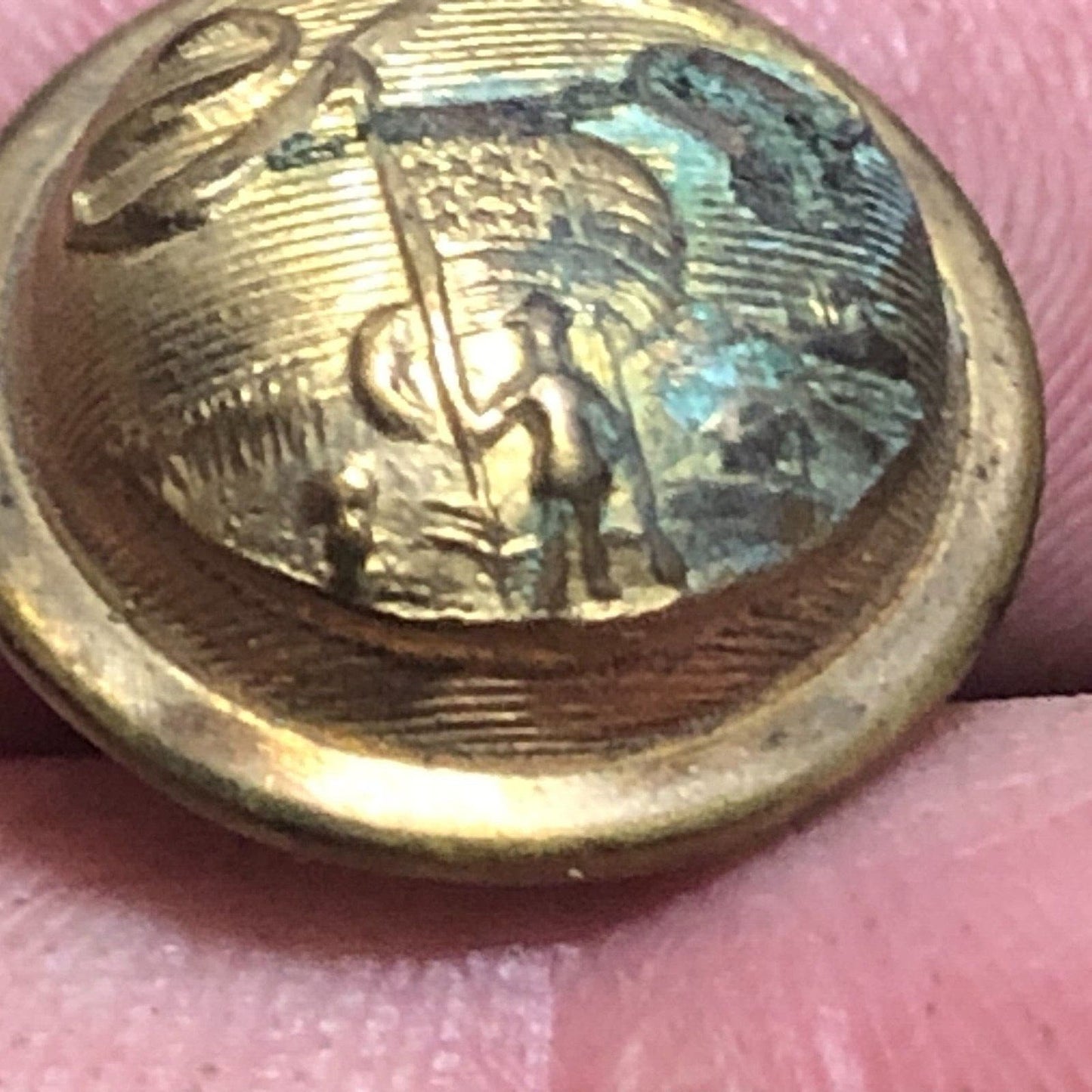 Scovill Eagle Flag Ribbon Soldier Rifle Brass Uniform Button Convex 1/2" Scarce