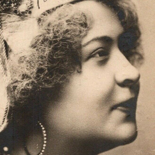 c1905 Vintage Russian RPPC* Theatre / Stage / Screen Actress Postcard (4301)
