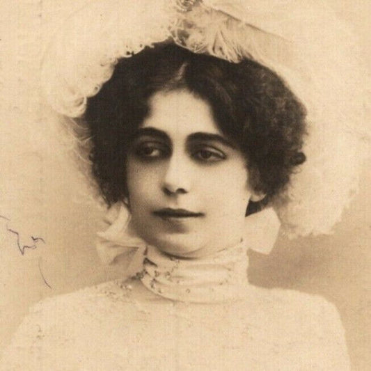 c1905 Vintage Russian RPPC* Theatre / Stage / Screen Actress Postcard (4375)