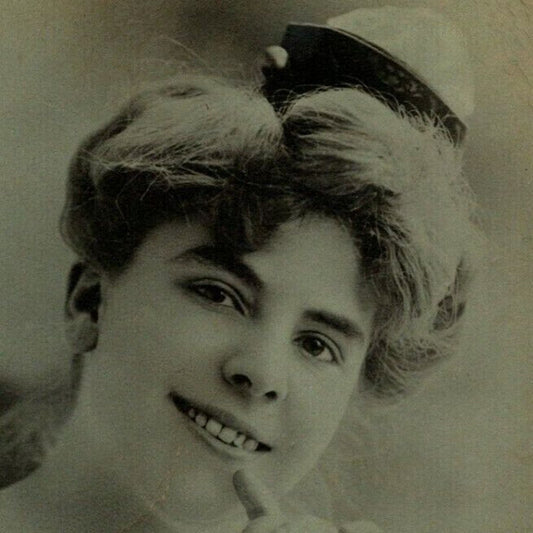 c1917 Vintage Russian RPPC* Theatre / Stage / Screen Actress Postcard (4324)