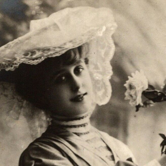 c1905 Vintage Russian RPPC* Theatre / Stage / Screen Actress Postcard (4299)