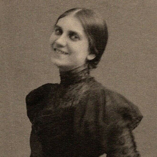 c1910 Vintage Russian RPPC* Theatre / Stage / Screen Actress Postcard (4363)