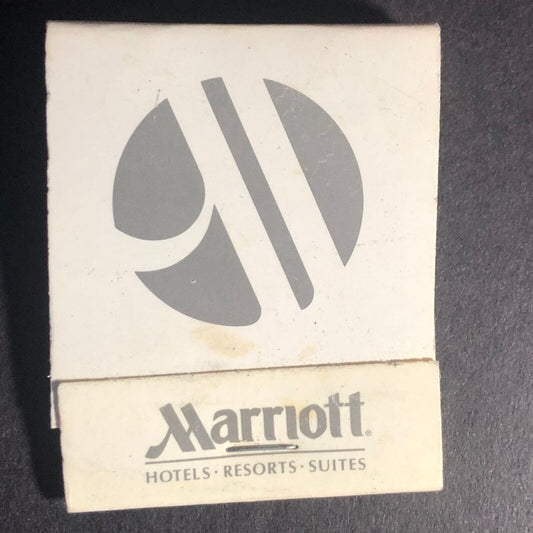 Marriott Hotels Resorts Suites Full 28-Strike Matchbook c1980's VGC